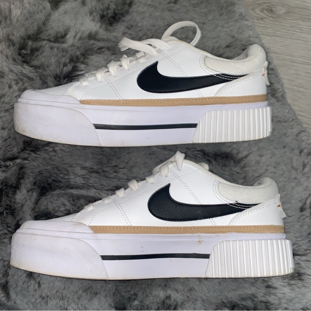 Nike Court Legacy Lift shoes